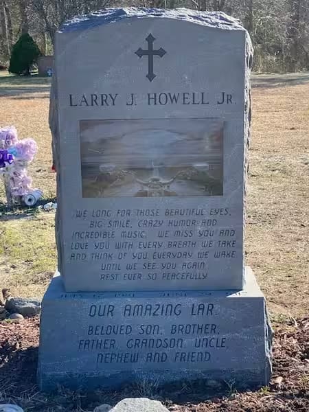 single monuments - Howell