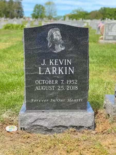 single monuments - Larkin