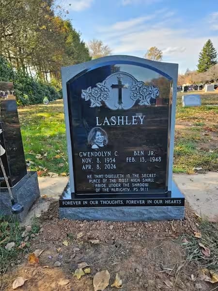 single monuments - Lashley