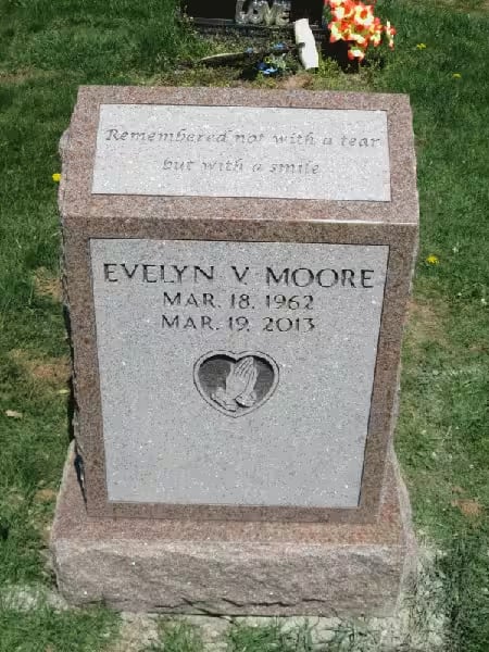 single monuments - Moore