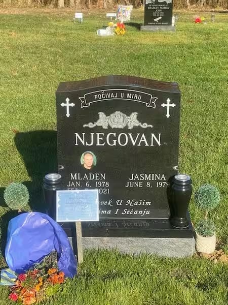single monuments - Njegovan