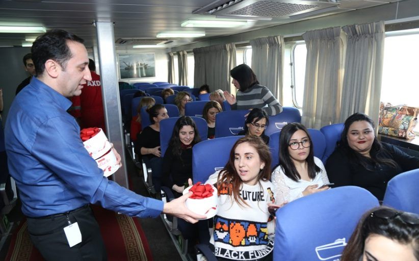 ASCO организовало морской тур на судне по случаю Международного женского дня