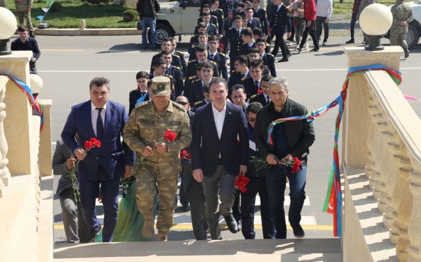 По случаю праздника Новруз от имени моряков организован концерт для солдат