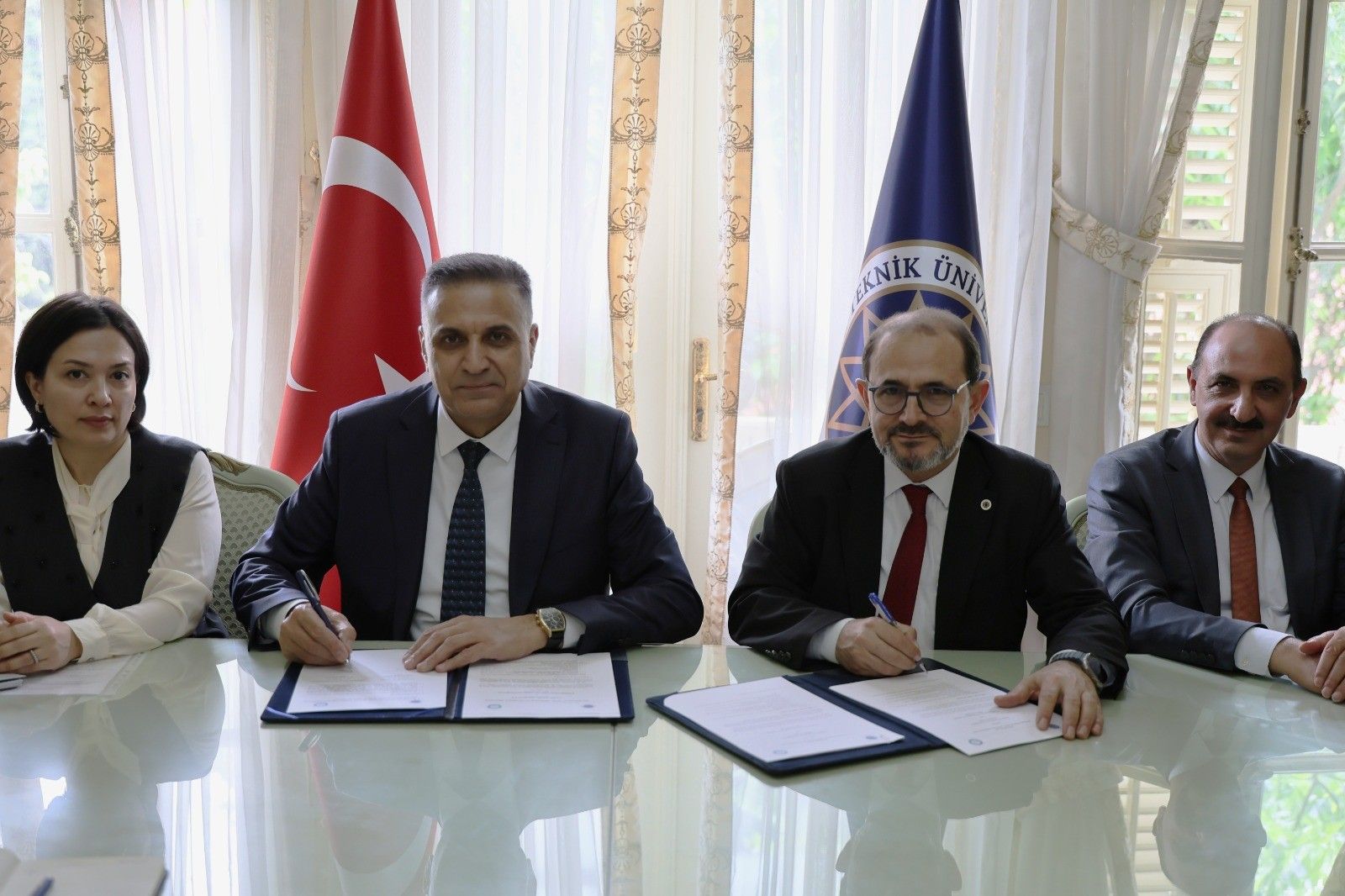 ADDA nümayəndə heyəti Yıldız Texnik Universitetində işgüzar görüş keçirib