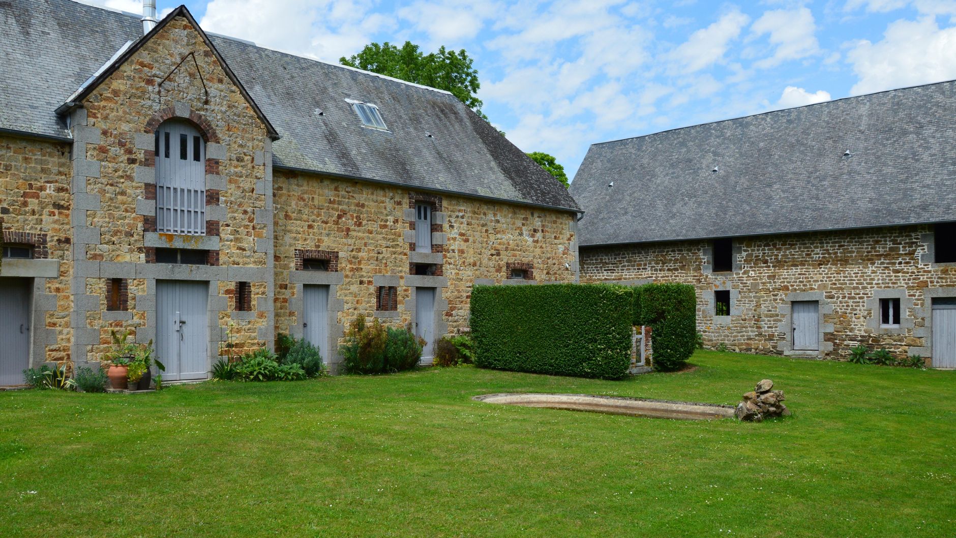 How do I choose a French property?