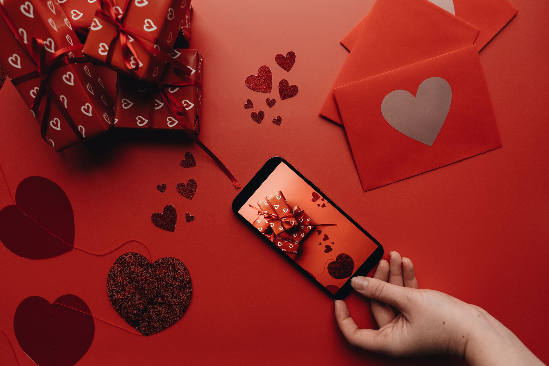 Top 5 Valentine's Week Gifts for Your Man to Pamper Him Effortlessly