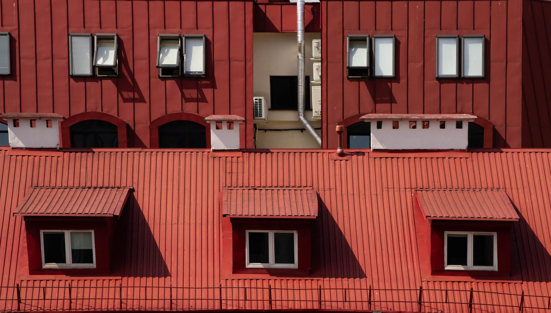 Pros and Cons of Metals Roofing
