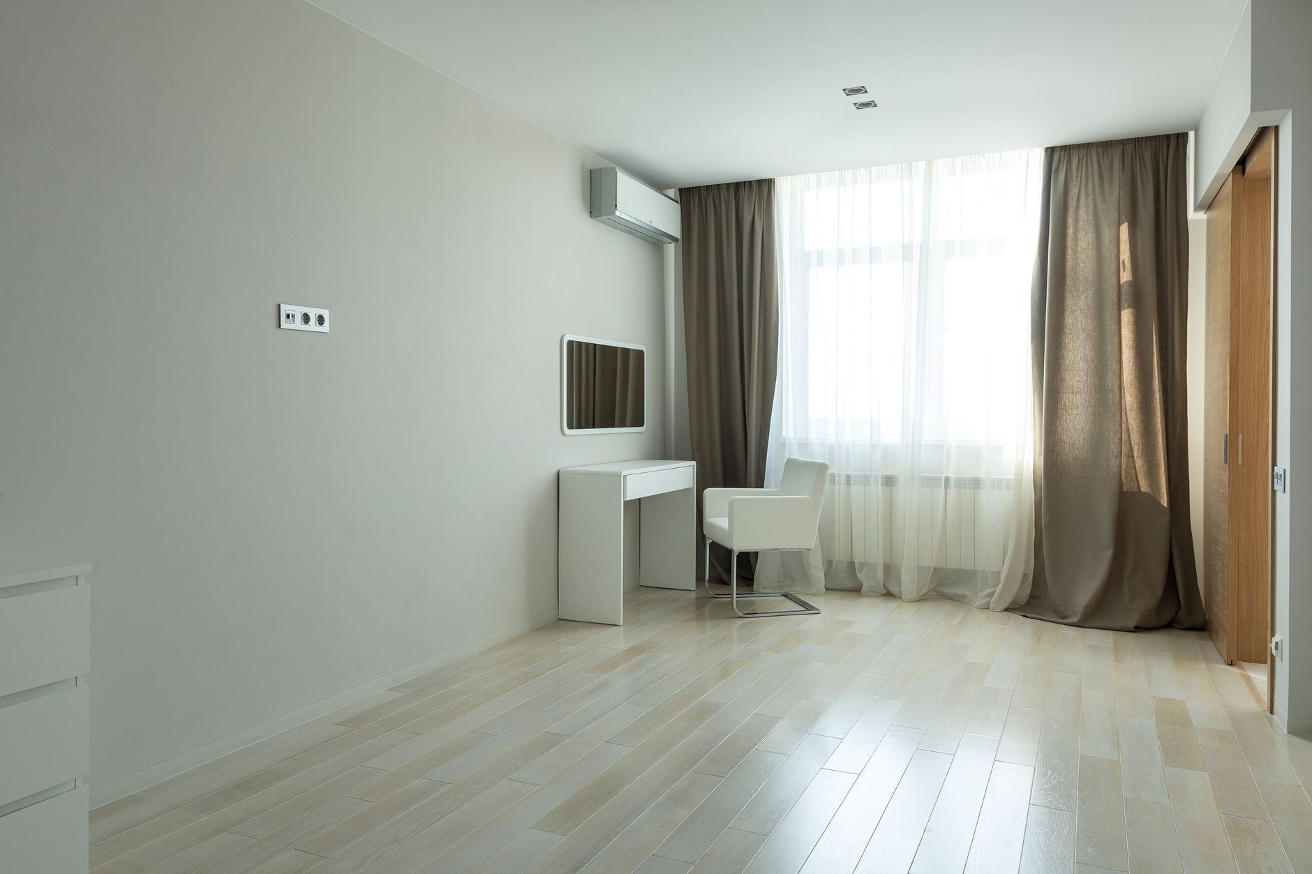 4 Tips on Making a Room Look Bigger