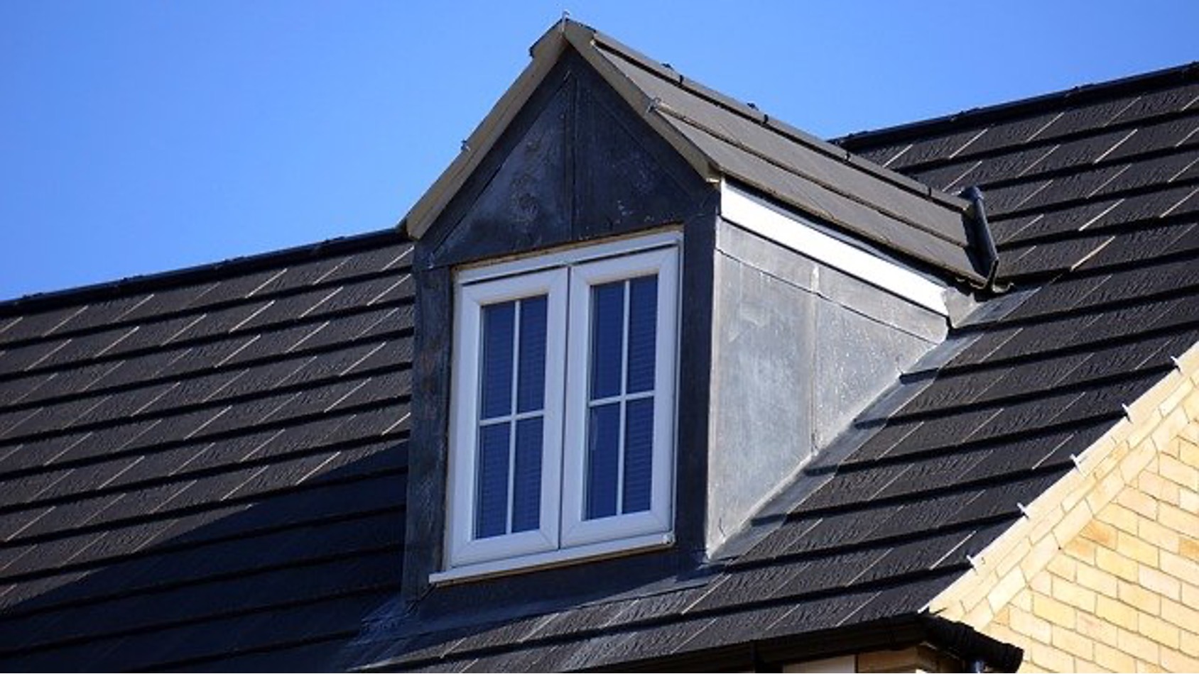 10 Essential Roofing Maintenance Tips