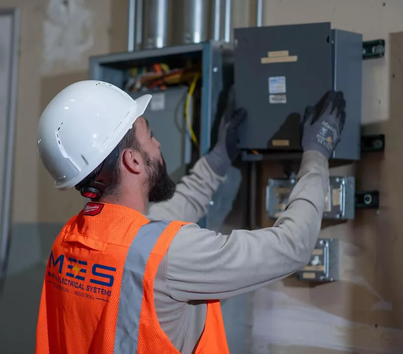 Commercial Electrician Frisco: What I Wish I’d Known Before Hiring One