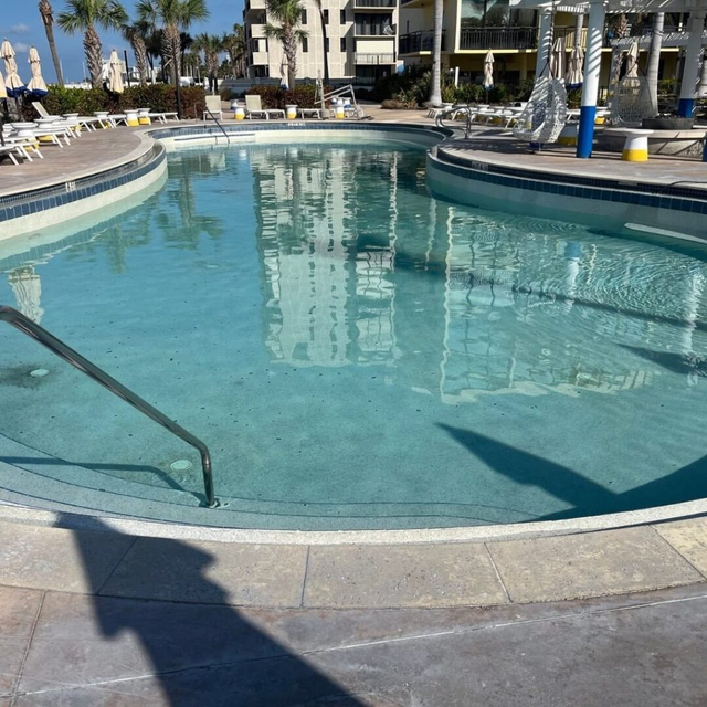 Signs Your Pool Needs a Professional Cleaning