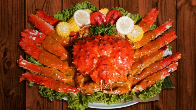 Why Cut The Crab Is Becoming a Favorite Seafood Destination in Jakarta