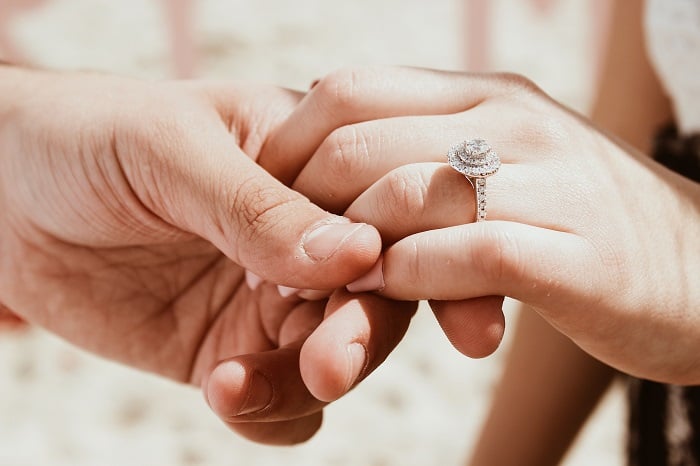 What You Should Know If He Wants to Pick the Ring Solo