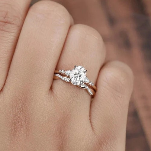 Falconwood Fascination: Customizing Your Dream Engagement Ring
