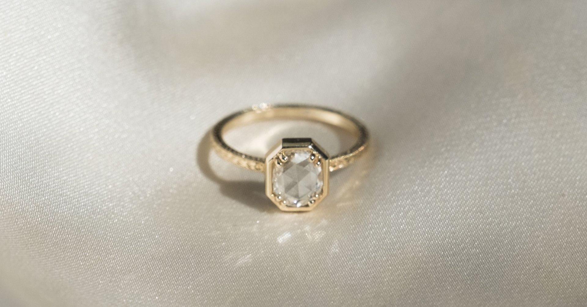 A Guide to Bezel Engagement Ring Settings