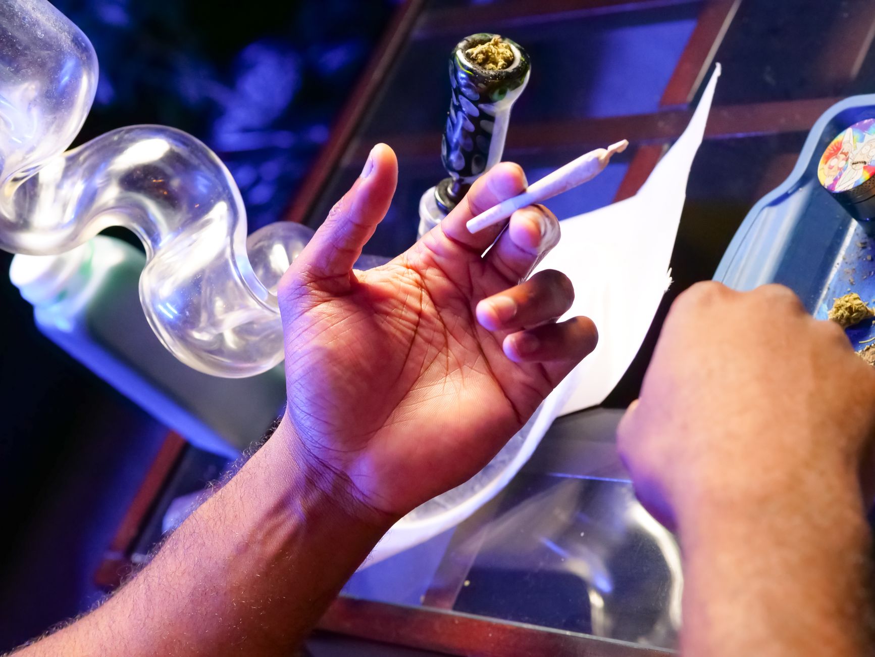 How to clean a bong?