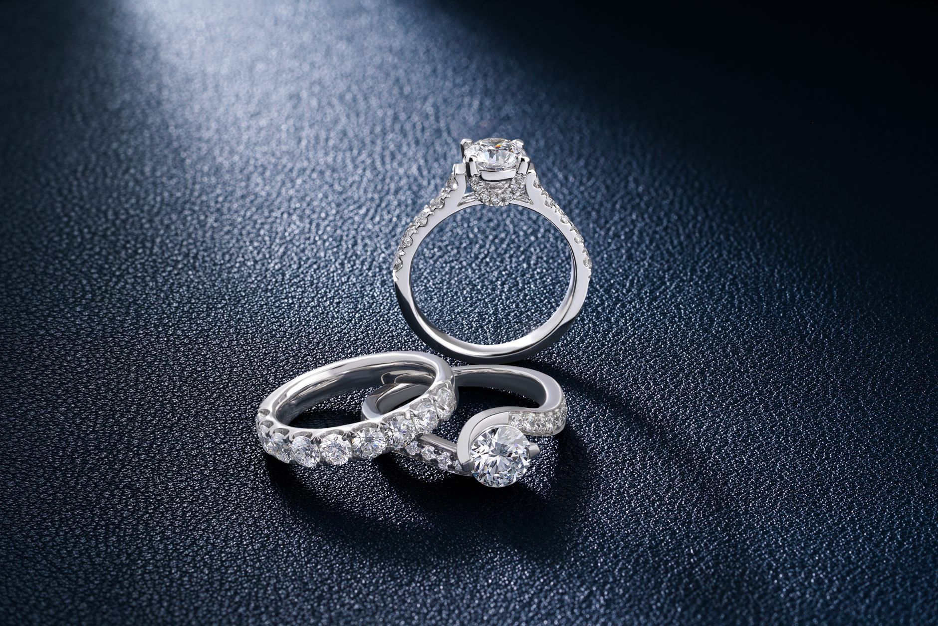 Manchester’s Sparkling Commitments: A Guide to Unique Engagement Rings
