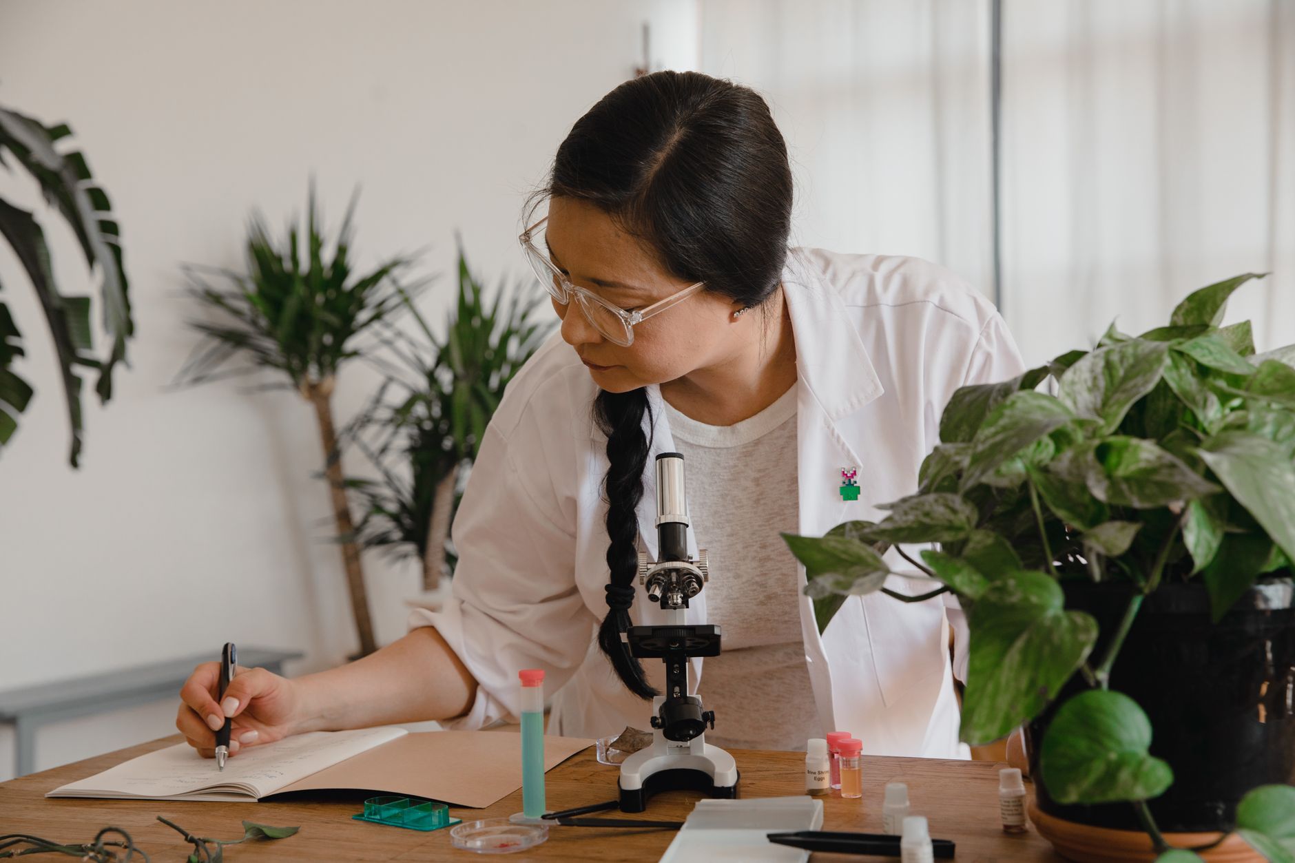The Science Behind the Sparkle: Understanding Lab Grown Diamonds in London