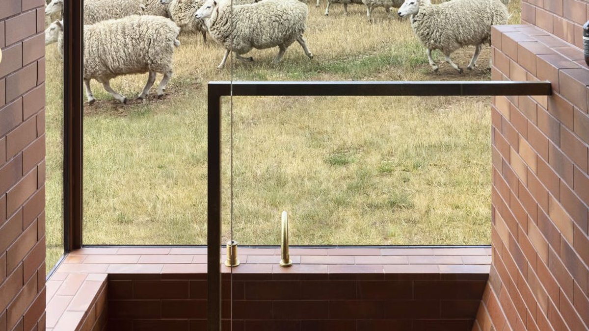 Sunken bathtubs gain popularity in home design