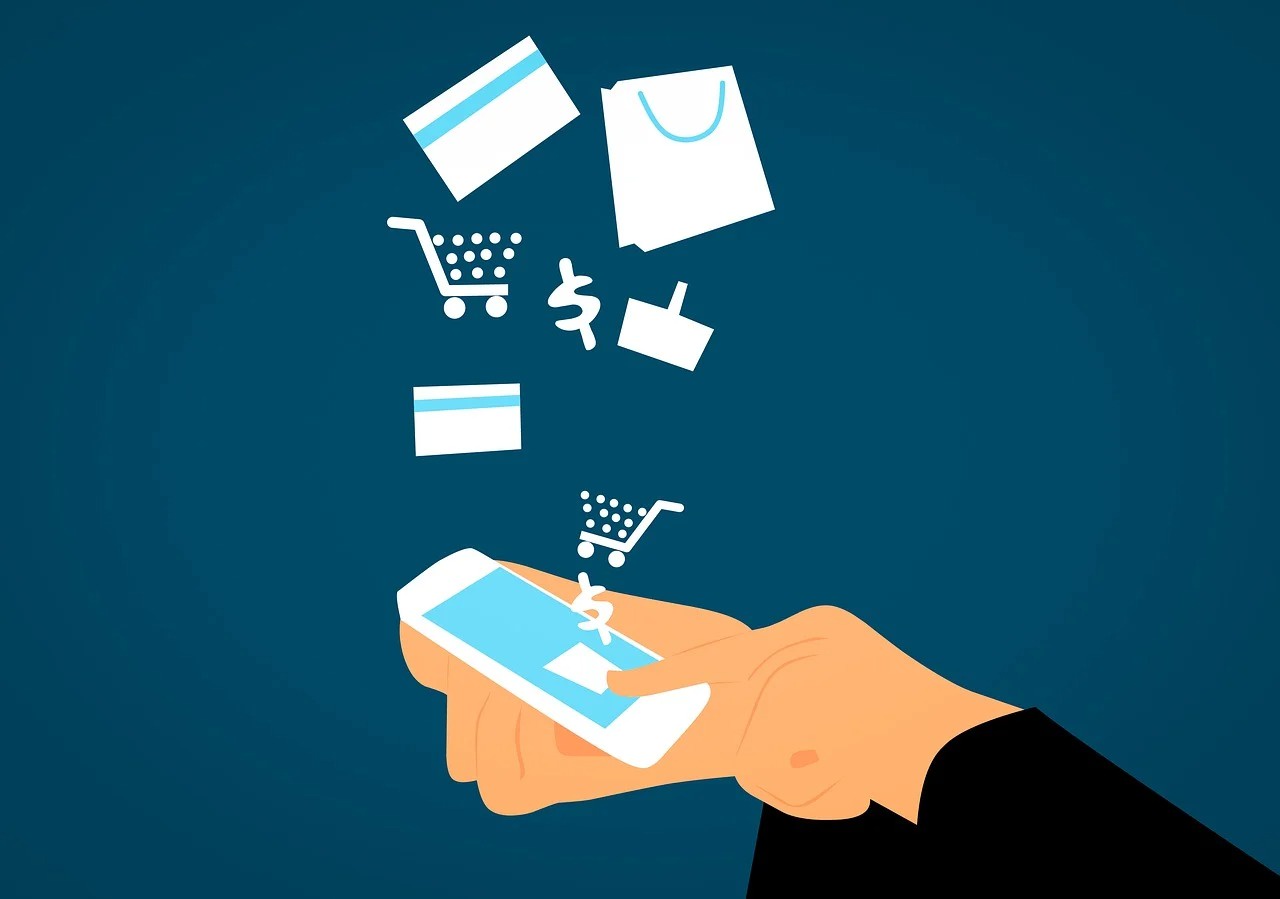 Are You Still Carrying Cash? 7 Reasons to Switch to a Digital Wallet Instead