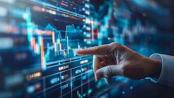 Dividend Stocks in a Tight Economy: Maximizing Income in the UK Market