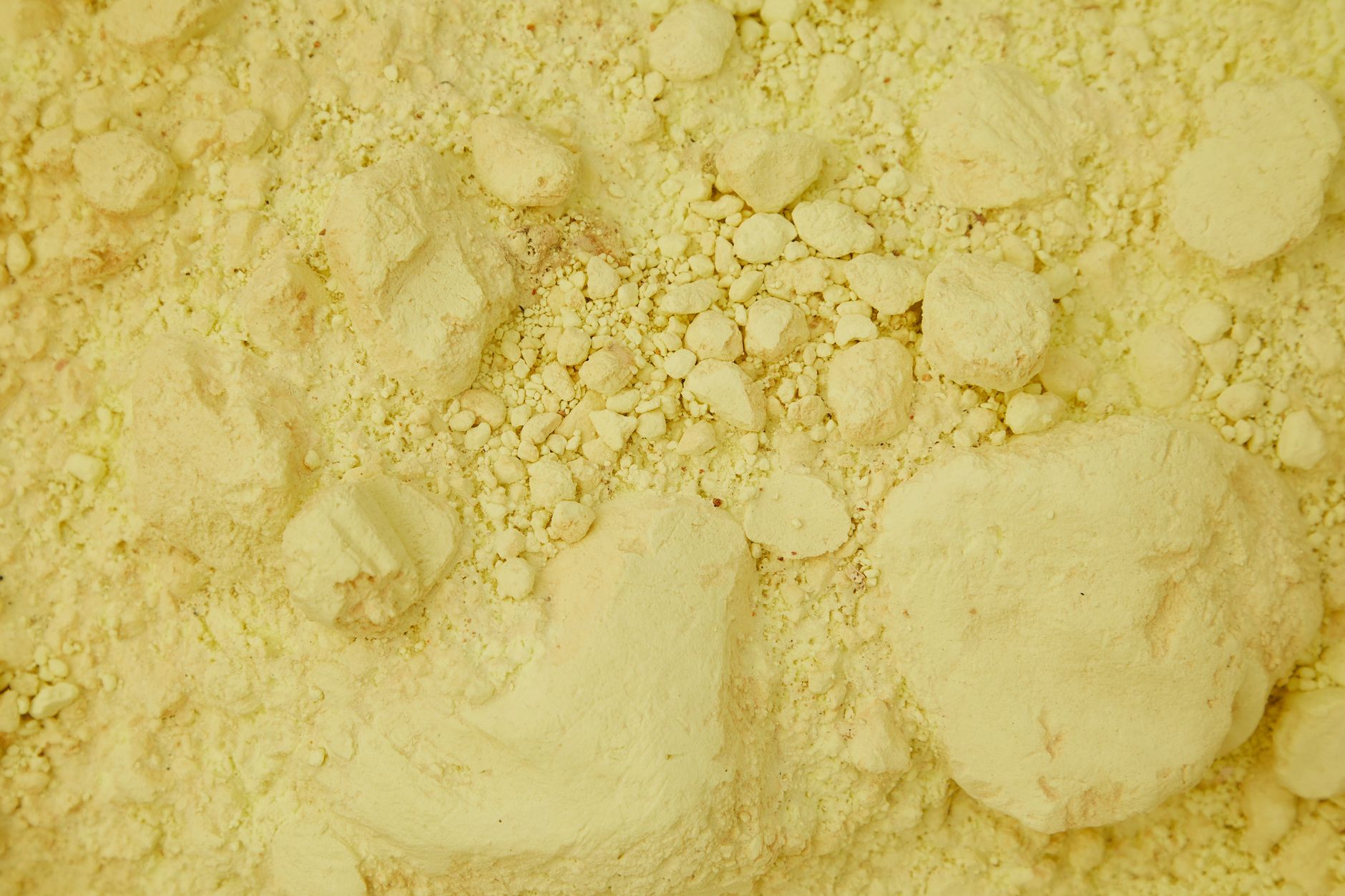 Industrial Applications That Benefit From Alumina Nitride Powder