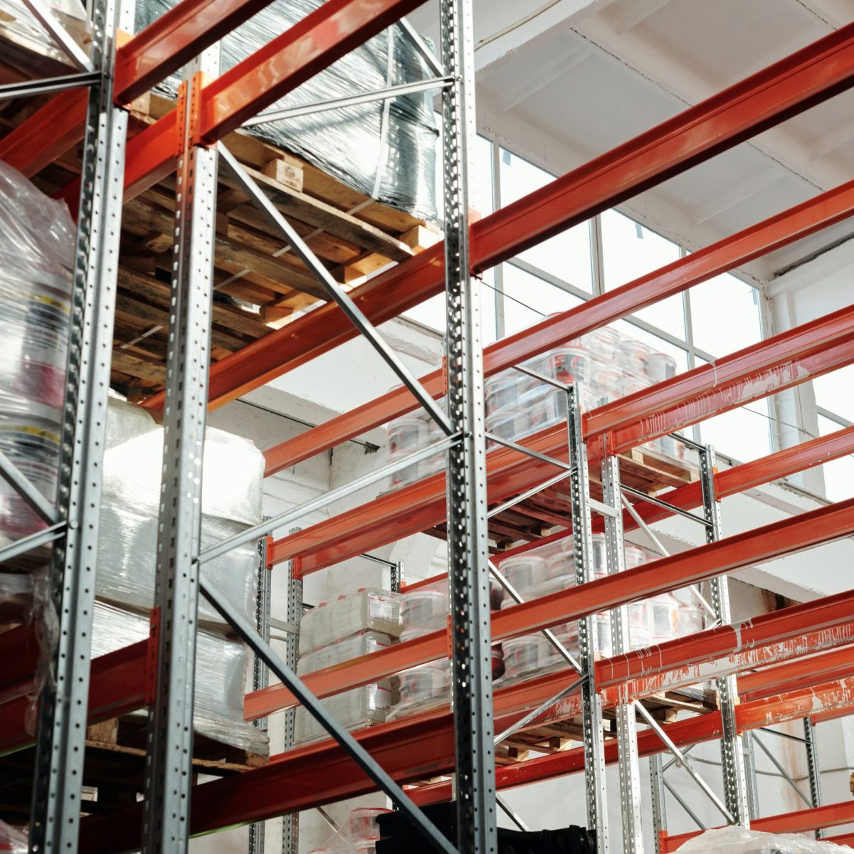 Heavy-Duty Racks: Load Capacity and Industrial Uses
