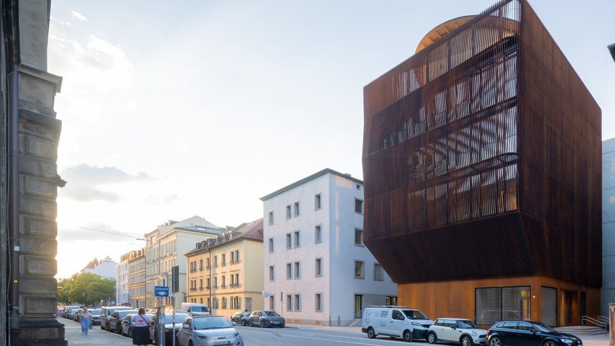 Kéré Architecture Constructs Vertical Playground for Munich Kindergarten - vertical playground