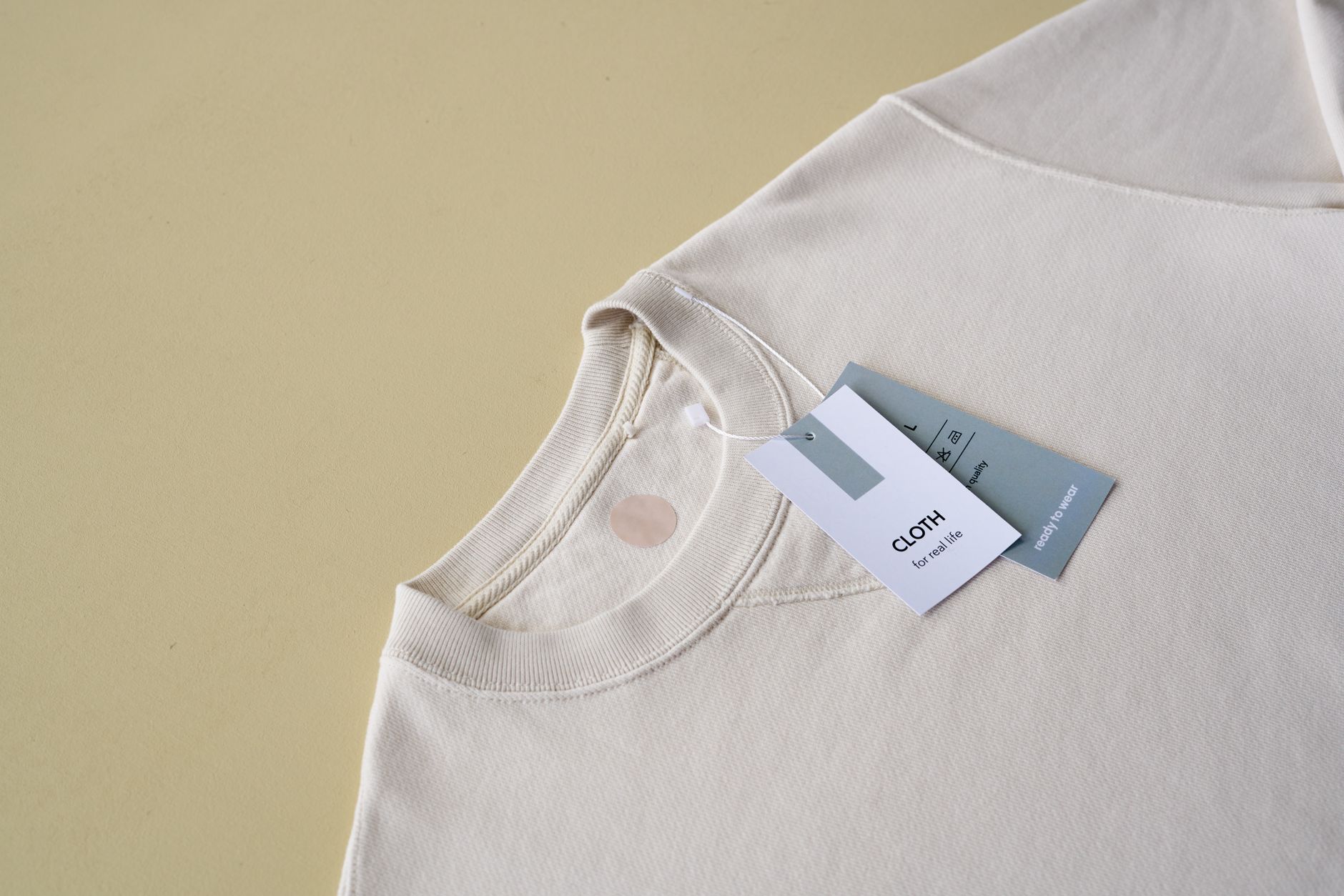 How Online Shopping Shapes Fashion Identity