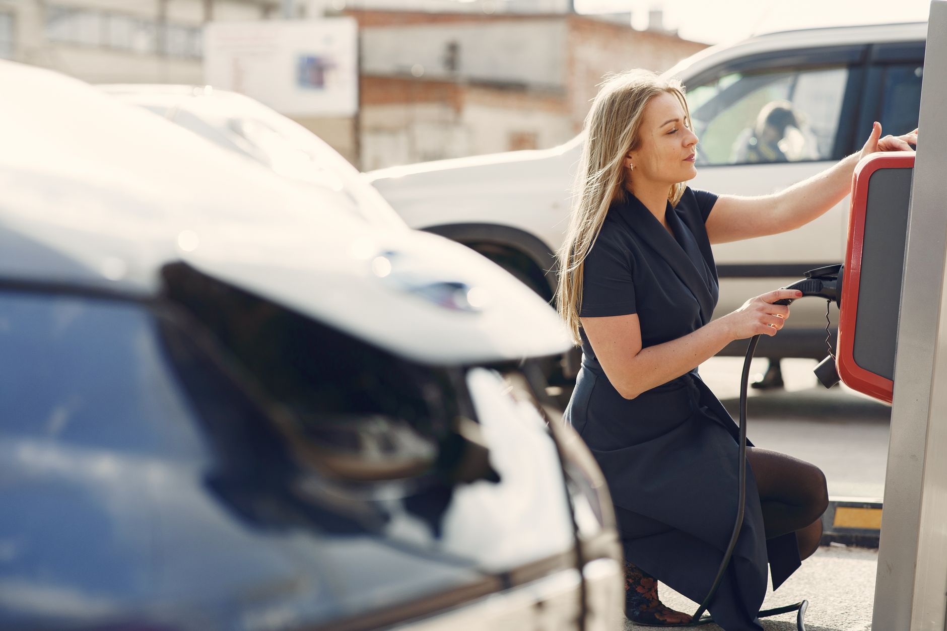 Government considers aid for electric vehicles