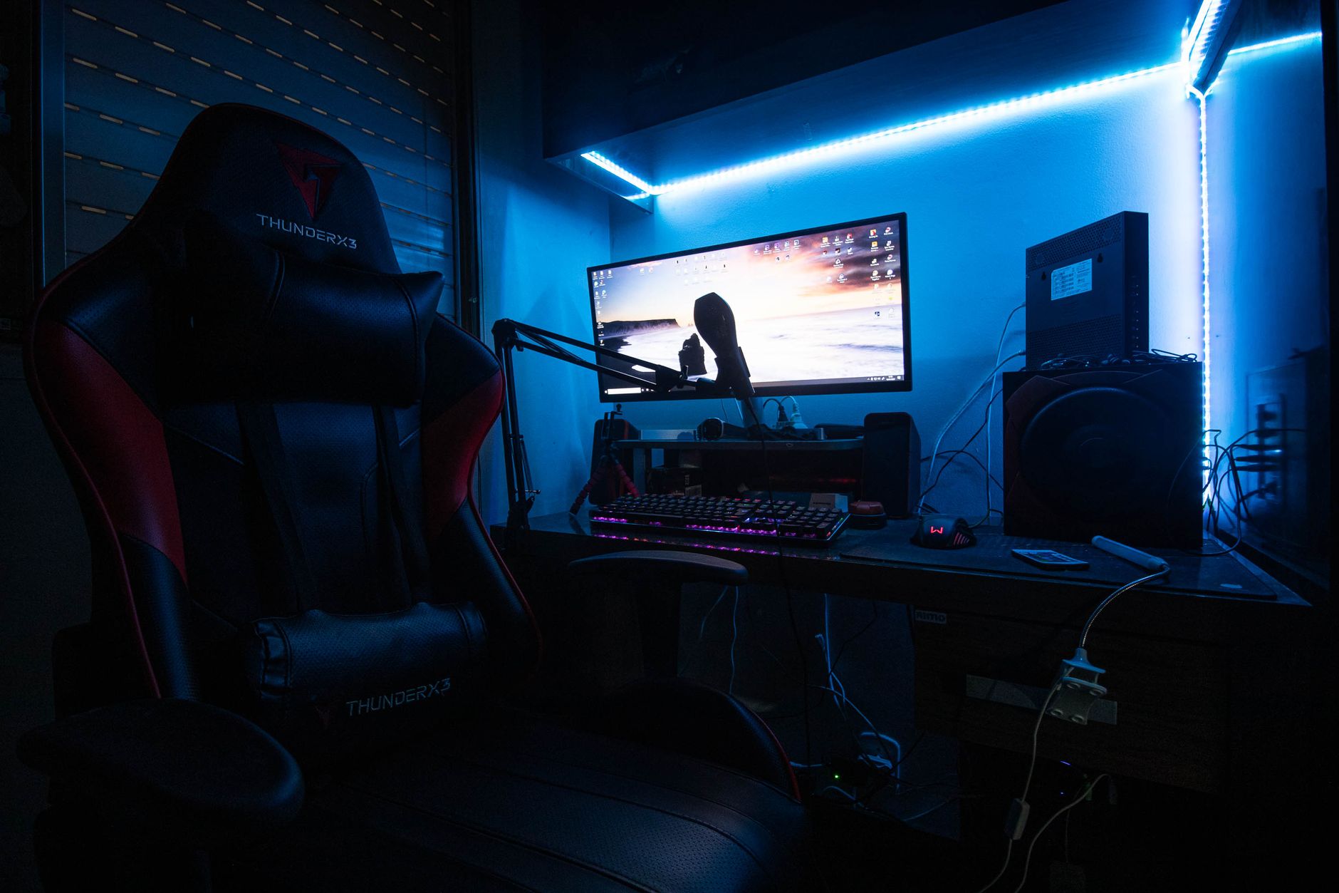 Lightning via coaxial cable destroys gamer’s PC