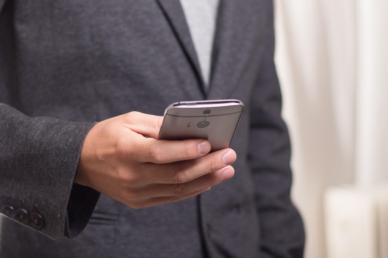 VoIP Phone Service: Revolutionizing Communication for Businesses and Homes