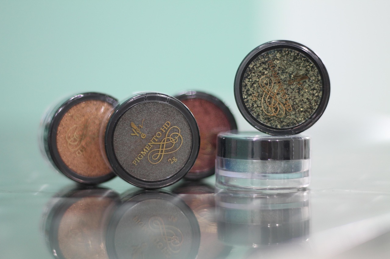 Compact Powder: Your Best Friend in Your Makeup Arsenal