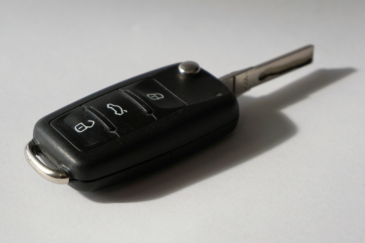 What to know before putting car key on Android