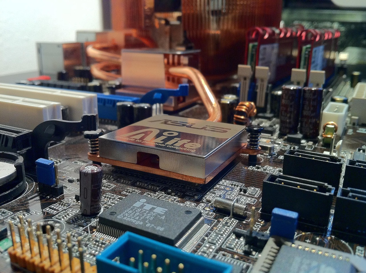 FCMs Boost Tech Spending on Legacy System Woes