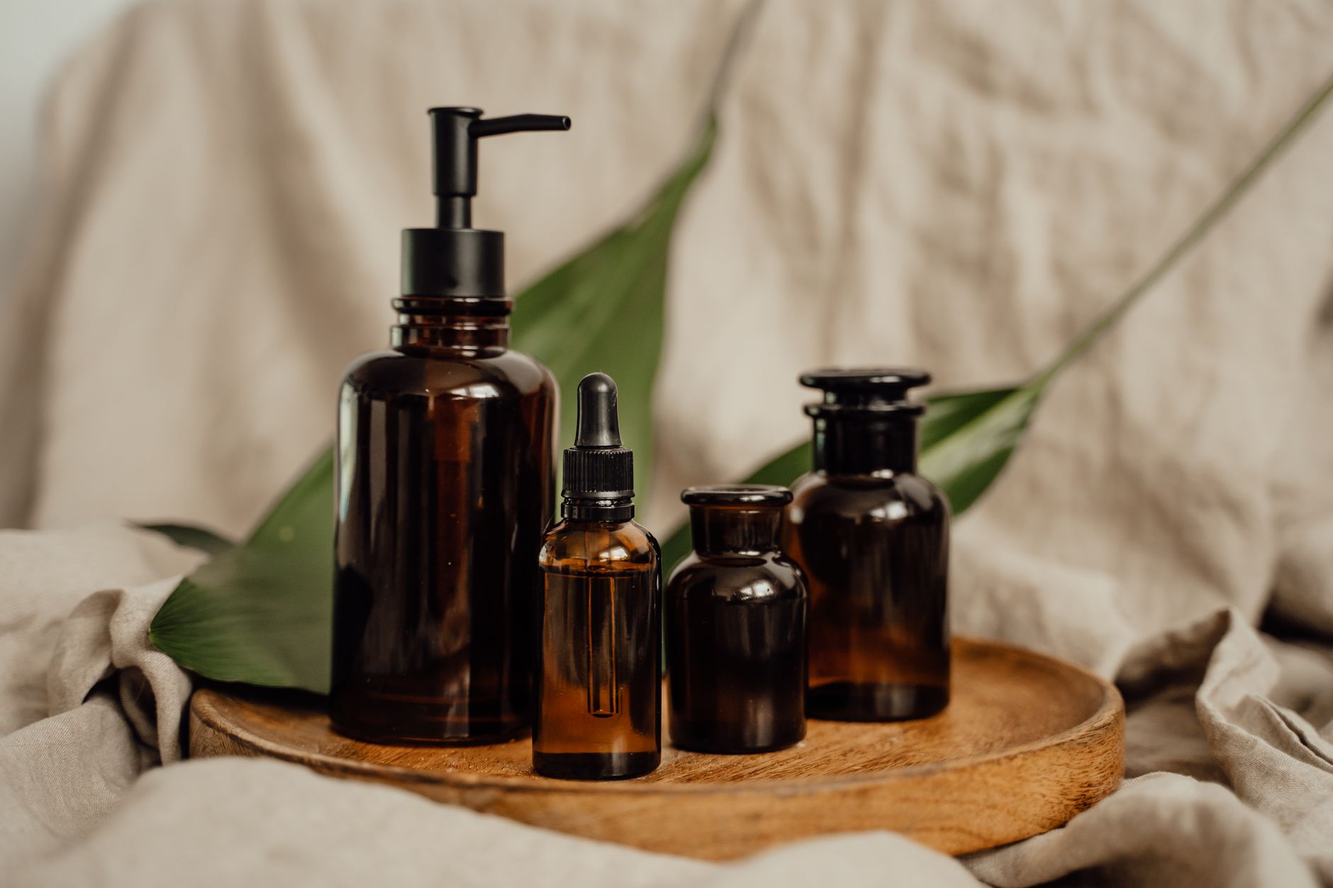 The best dropper bottles and apothecary jars for your products
