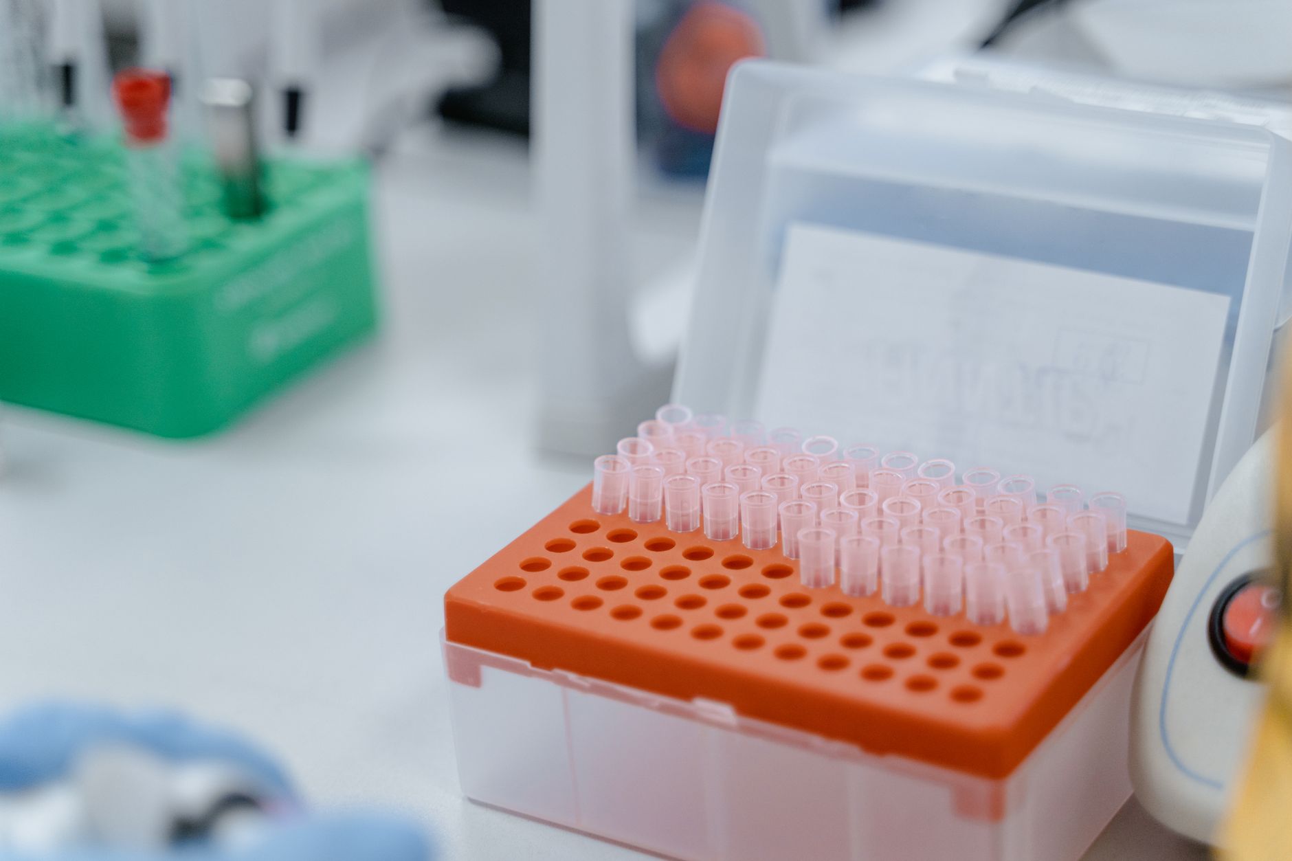 What are Laboratory Pipettes?
