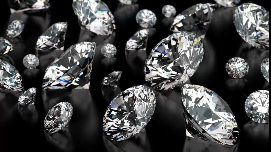Manchester Diamonds Get a Makeover: Lab-Grown Gems Offer Modern Sparkle for Minimalist Styles