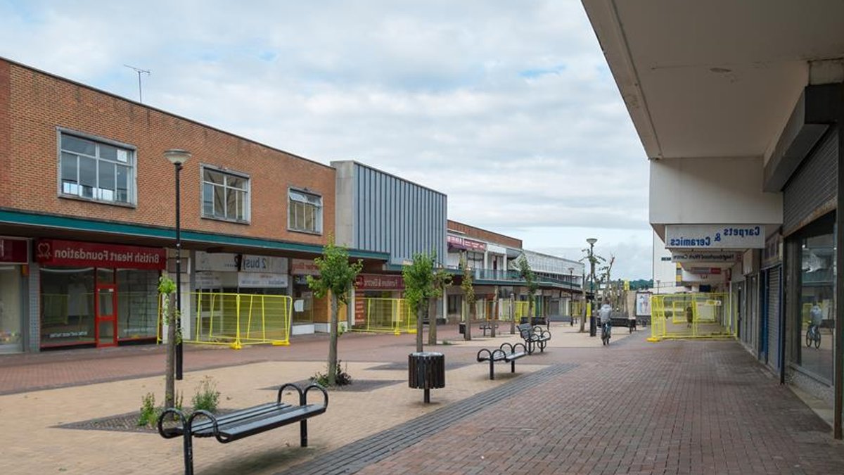 FTSE retailers warn profits amid Middle East conflict FTSE retailers warn profits amid Middle East conflict - ftse retailers
