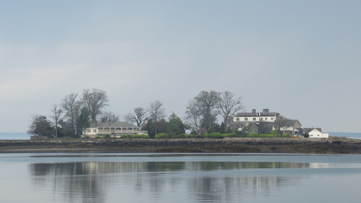 Seattle lakefront homes see big price gains Seattle lakefront homes see big price gains - lakefront homes