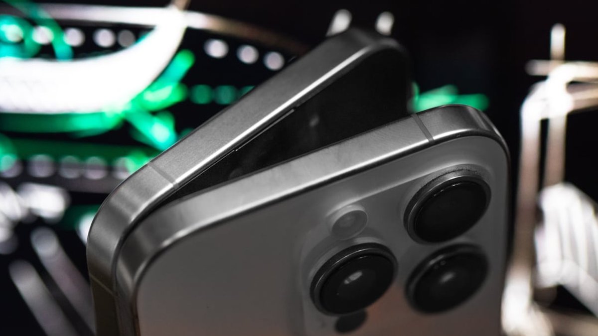 iOS 27 Hints at Apple's First Foldable iPhone iOS 27 Hints at Apple's First Foldable iPhone - foldable iphone