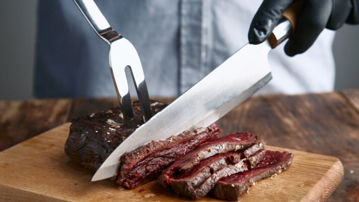 Sharp cuts start with the right knife - carving knife