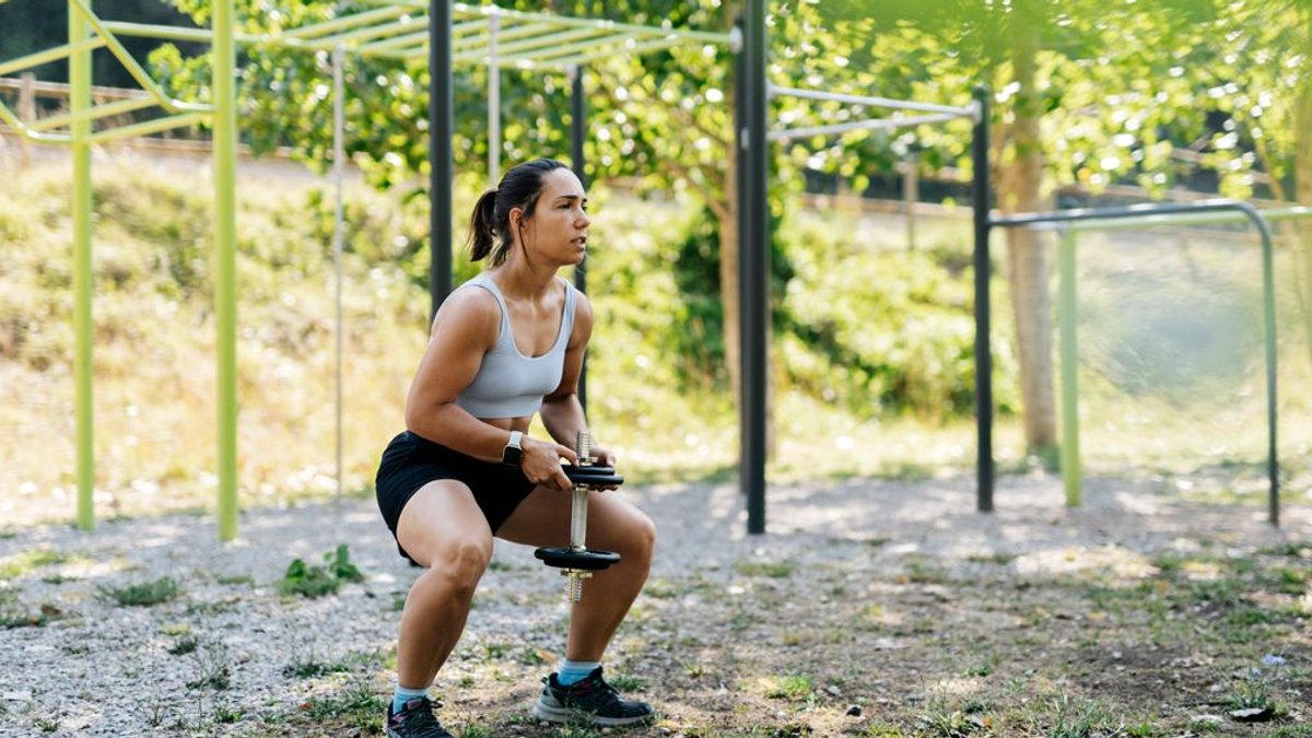 Strength training lowers women’s heart attack risk 44%