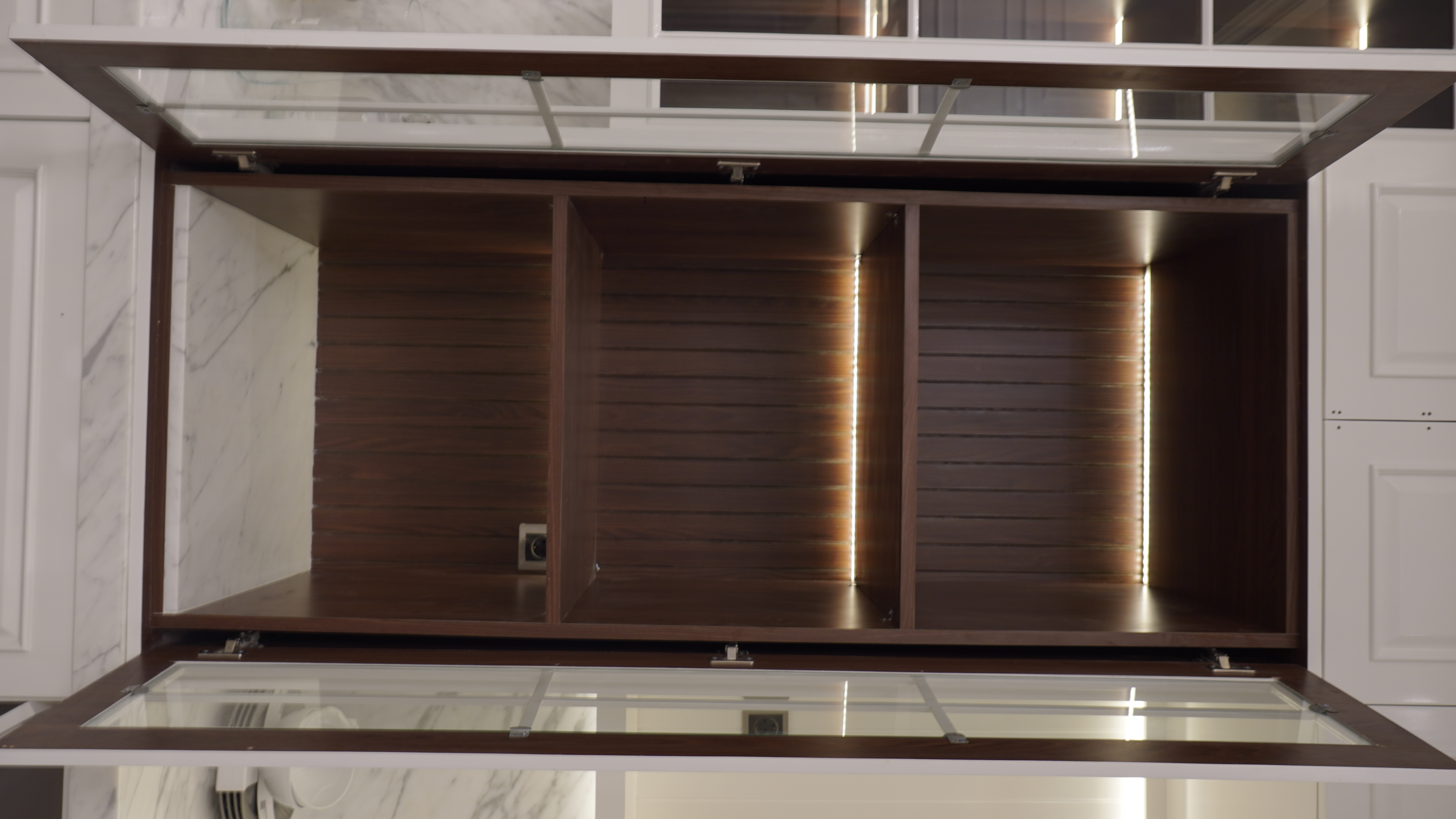 Proses pengerjaan cabinet kitchen set