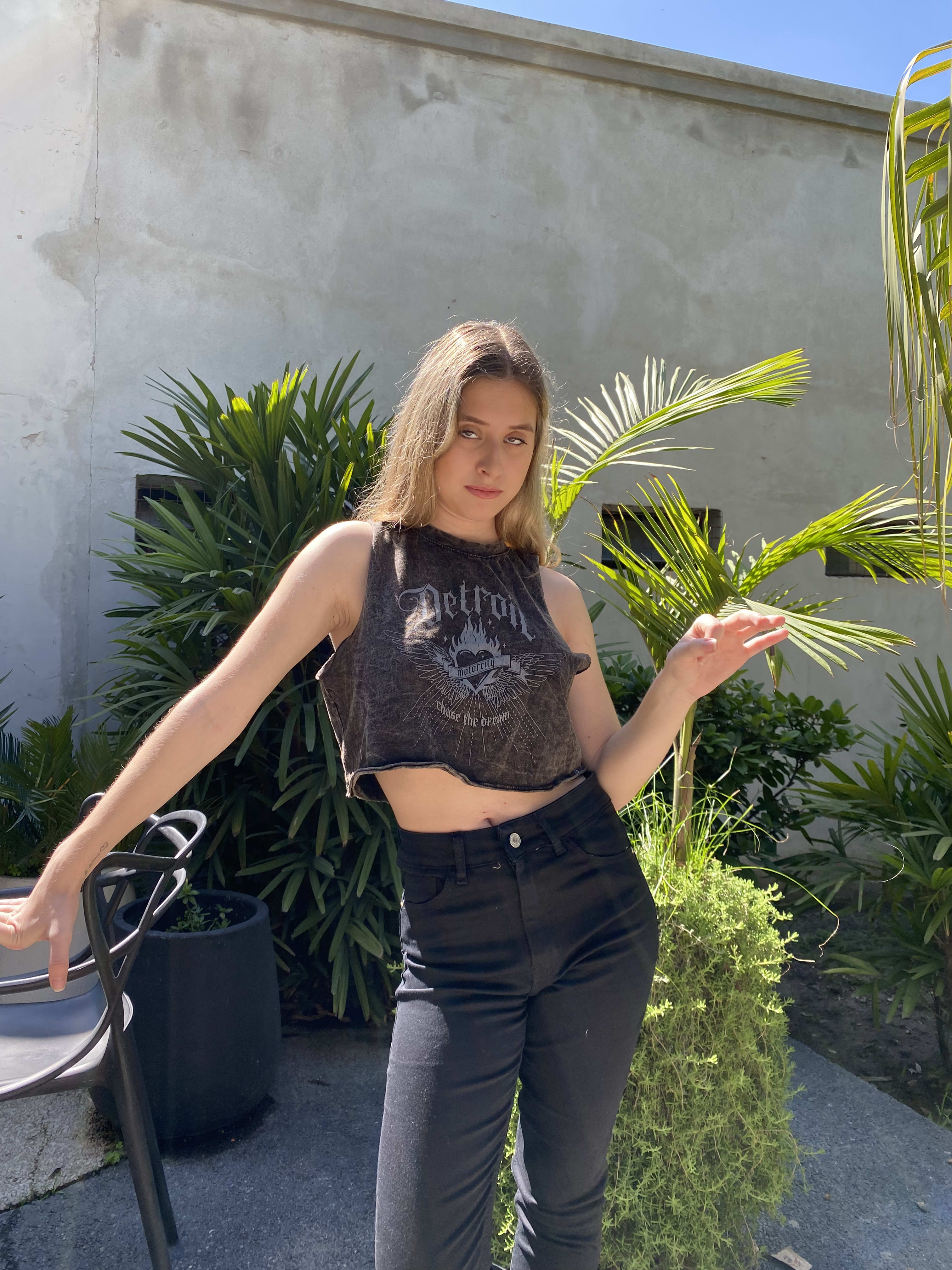 Top de red negro con estampa
