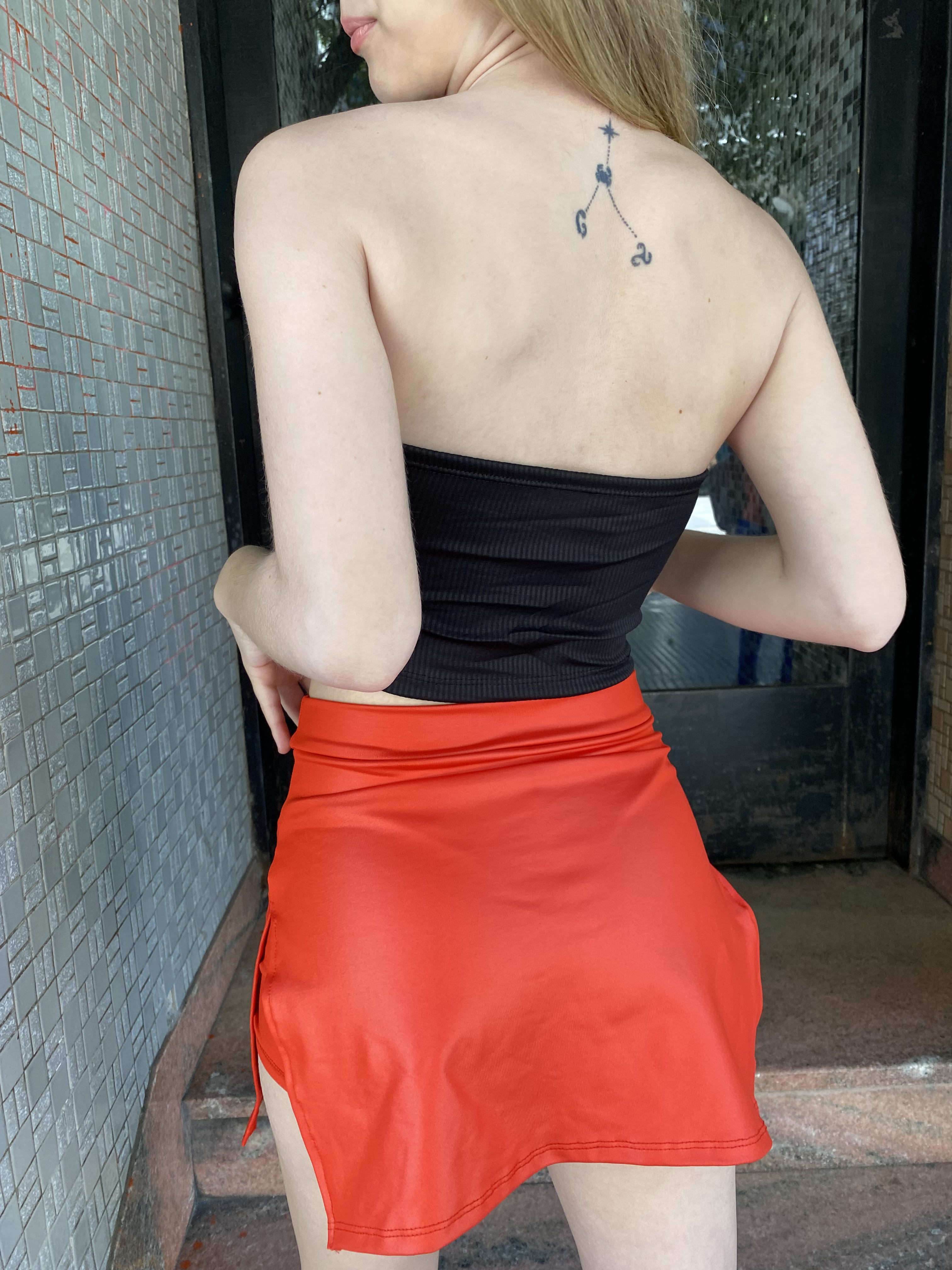 Top bandeau negro satinado