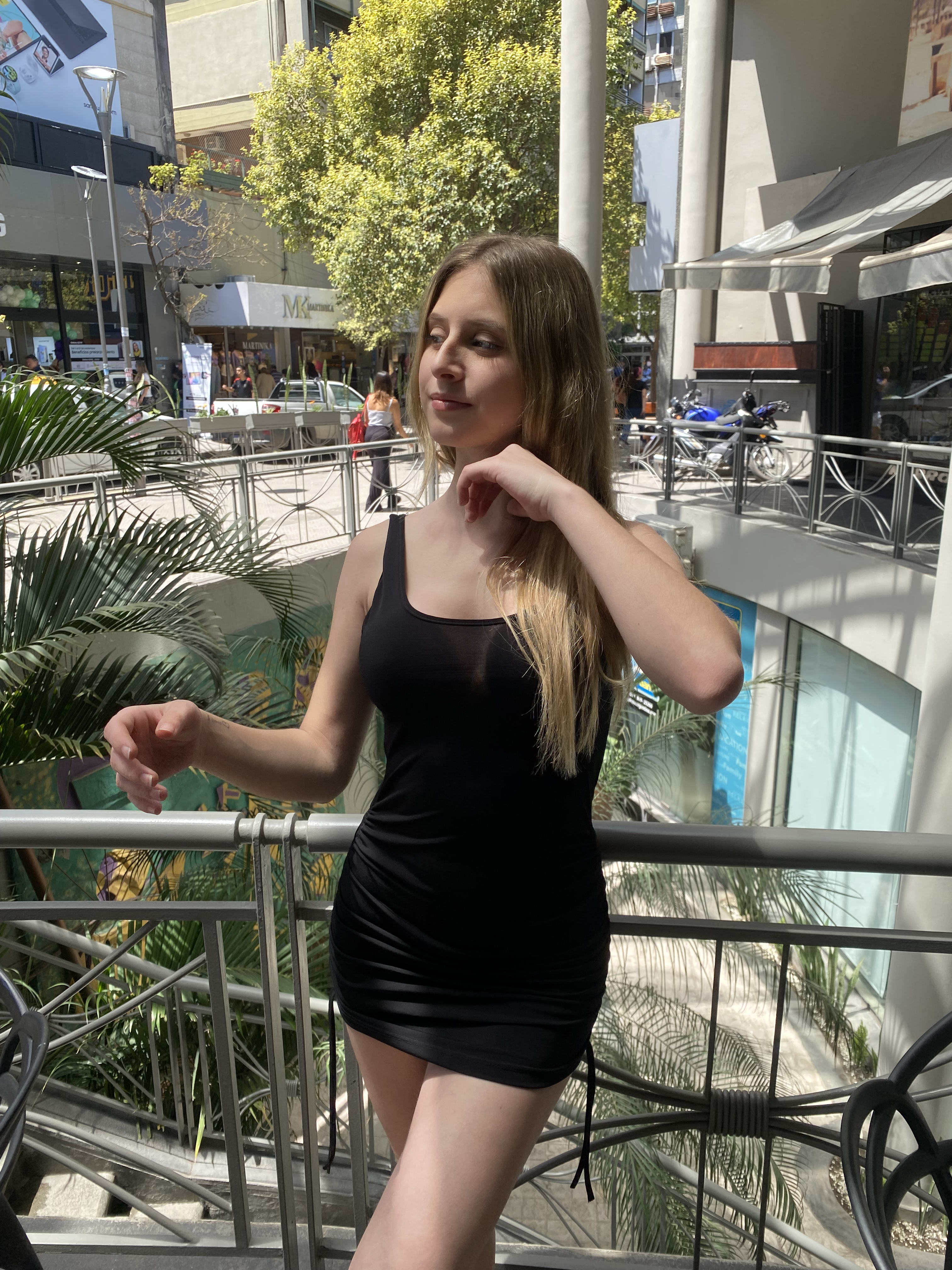 Vestido corto negro fruncido morley