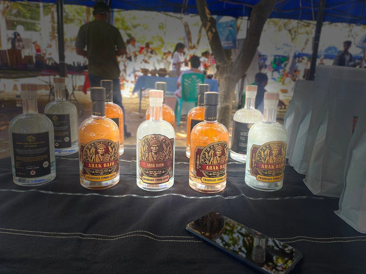 Whisky Arak BAFO ne'ebé halo husi produtu agríkola Sorgum (BAFO Kayrala)