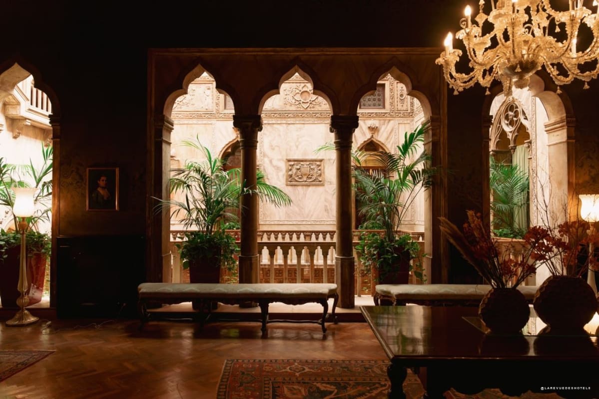 Os arcos góticos restaurados do Palazzo Dandolo, no Hotel Danieli em Veneza