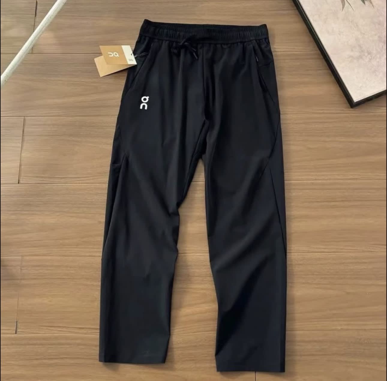 running Core Pants On cloud  — photo 2